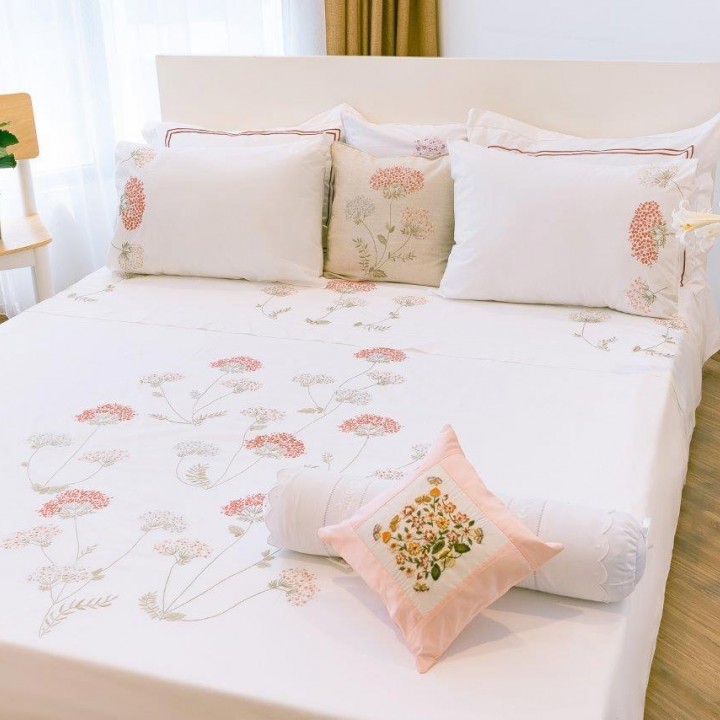 King size duvet cover embroidered with  hydrangea flower